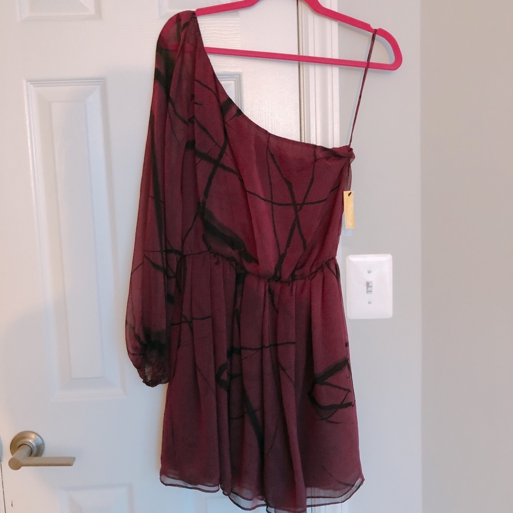 Alice + Olivia | Off Shoulder Dress